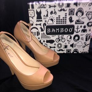 Size 8 nude platform heels